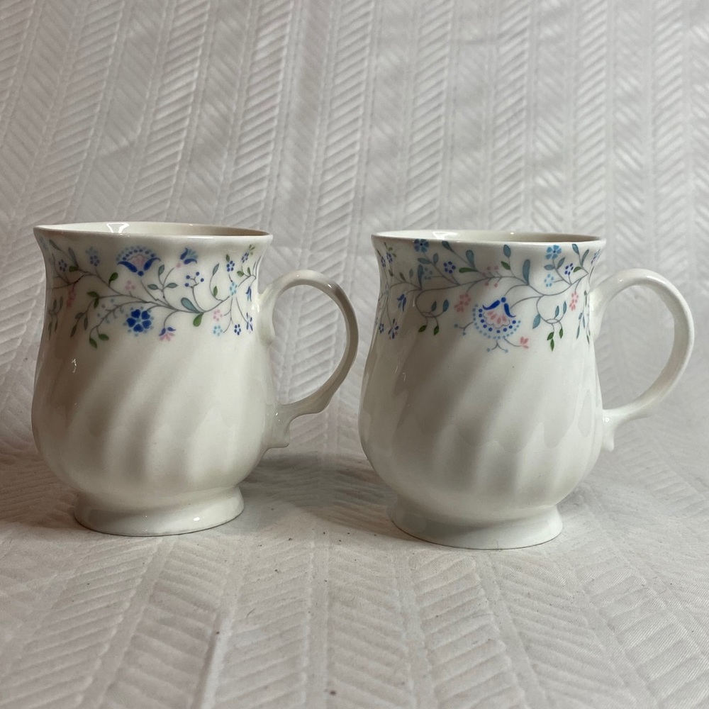 Vintage Hitkari bone China floral print tea cups.